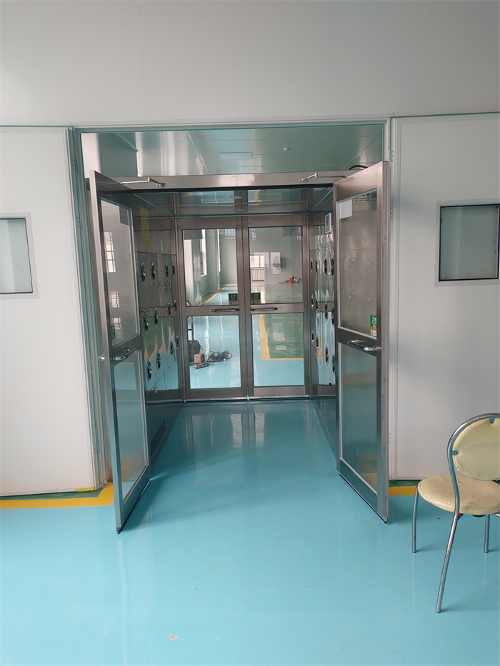 德州紫科凈化設(shè)備有限公司風(fēng)淋室安裝